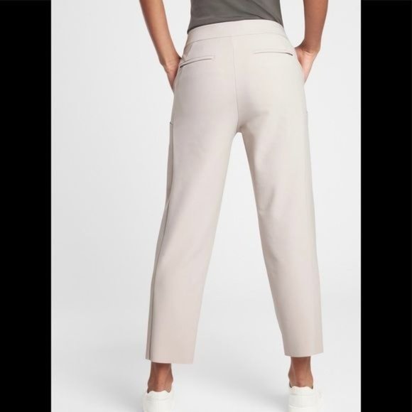 NWT Athleta beige Stellar Straight Crop Pants size 26 - Picture 1 of 11